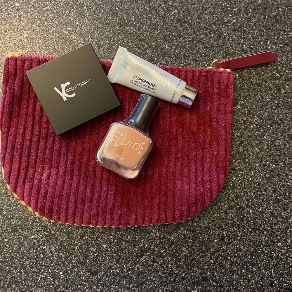 Glamglow Supermud, Fluid nail polish, VC Collection quad eyeshadow palette
